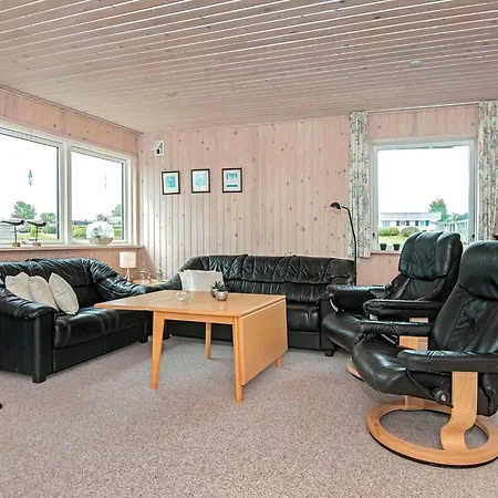 度假居 6 Person In Hejls