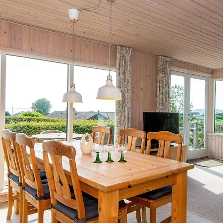 度假居 6 Person In *